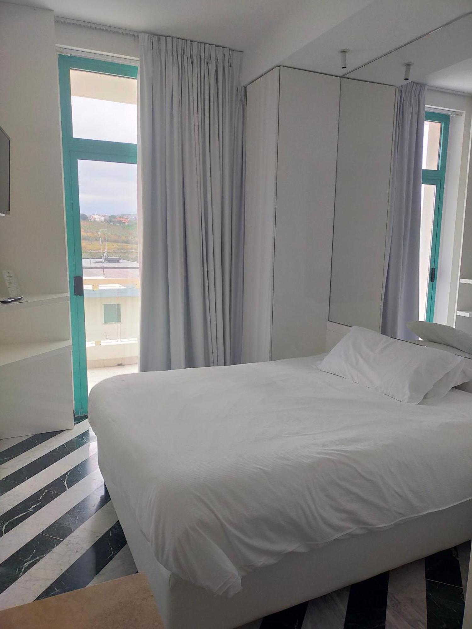 Hotel Excelsior Vasto Exteriör bild